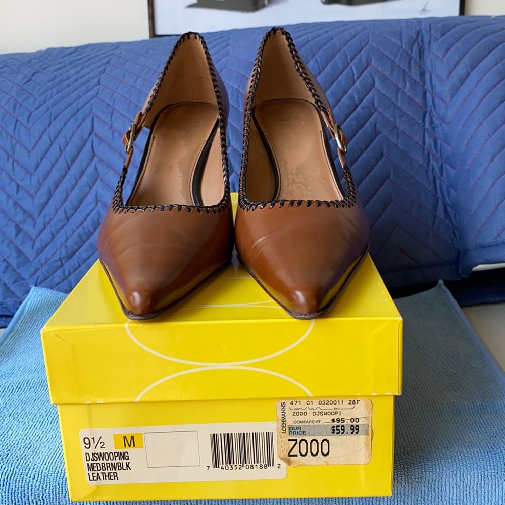 Gorgeous pointy toed heels